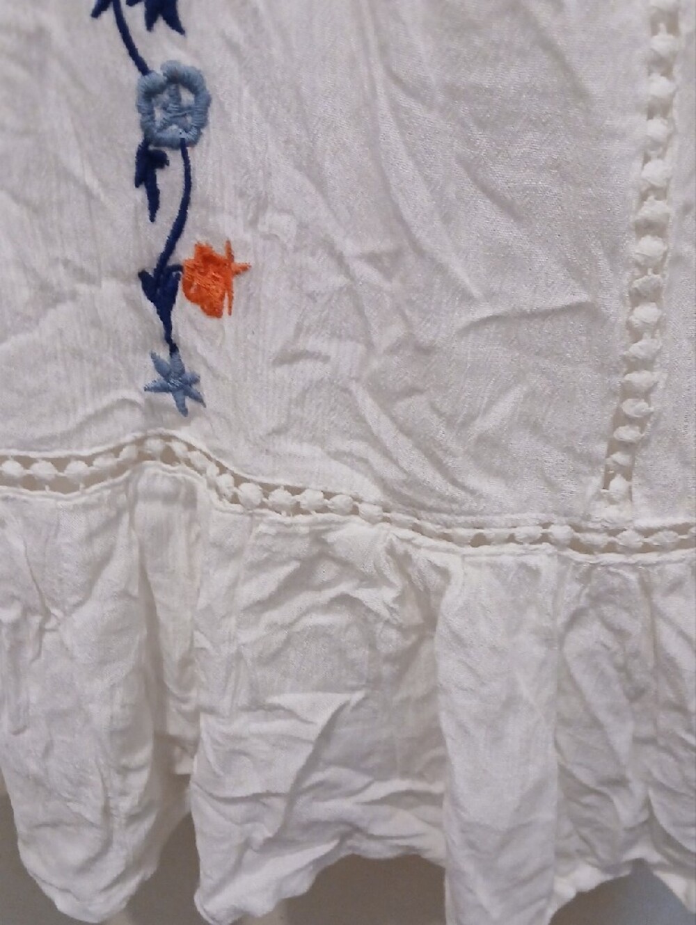 Jessica Simpson White Mini Dress with Blue and Orange Floral Embroidery - Picture 6 of 9
